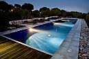 Piscina en entorno natural